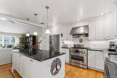 39 Brewster Road W, Massapequa, NY 11758 - Photo 10