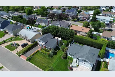 39 Brewster Road W, Massapequa, NY 11758 - Photo 36