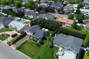 39 Brewster Rd W, Massapequa, NY 11758 - Photo 36