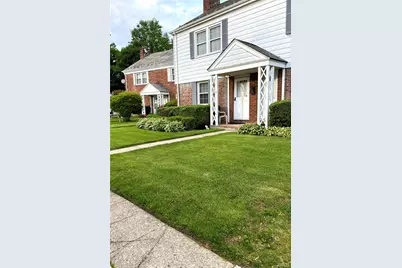 22 Bayview Court, Manhasset, NY 11030 - Photo 2