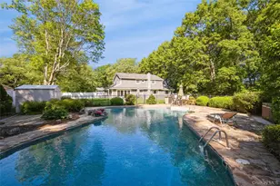 5 Blossom St, Dix Hills, NY 11746 - Photo 2