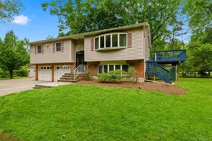 226 Ehrhardt Rd, Pearl River, NY 10965 - Photo 2