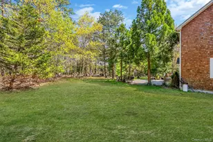 41 N Cozine Rd, Manorville, NY 11949 - Photo 6