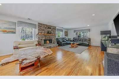 41 N Cozine Road, Manorville, NY 11949 - Photo 16