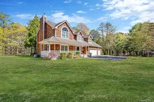 41 N Cozine Rd, Manorville, NY 11949 - Photo 4