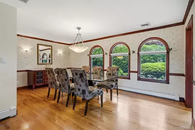 565 Mohawk Road, West Hempstead, NY 11552 - Photo 10