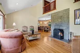 565 Mohawk Rd, West Hempstead, NY 11552 - Photo 6