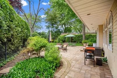 565 Mohawk Road, West Hempstead, NY 11552 - Photo 38