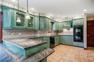565 Mohawk Rd, West Hempstead, NY 11552 - Photo 18
