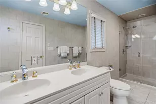 565 Mohawk Rd, West Hempstead, NY 11552 - Photo 36