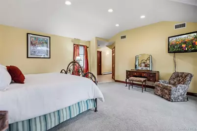 565 Mohawk Road, West Hempstead, NY 11552 - Photo 34