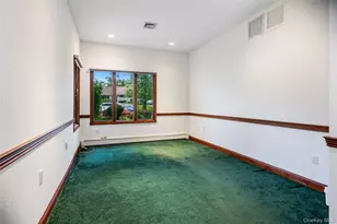 565 Mohawk Rd, West Hempstead, NY 11552 - Photo 14
