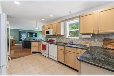 14 Long House Way, Commack, NY 11725 - Photo 10