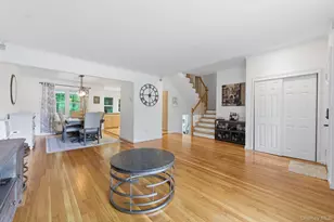 11 Lourae Dr, Massapequa Park, NY 11762 - Photo 8