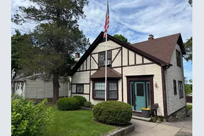 20 Hillside Avenue, Huntington, NY 11743 - Photo 2