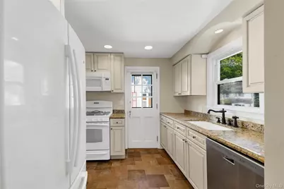 19 Aka 29 The Crossway, Yonkers, NY 10701 - Photo 6
