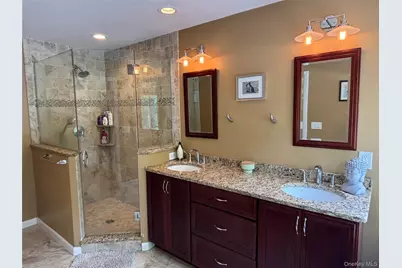 8 Trillium Road, Pleasant Valley, NY 12569 - Photo 16