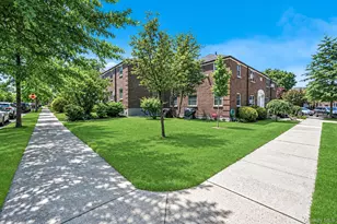58-44 251st St, Little Neck, NY 11362 - Photo 4