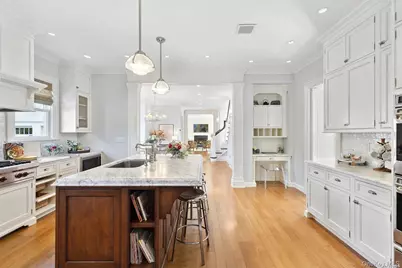 50 South Drive, Manhasset, NY 11030 - Photo 10