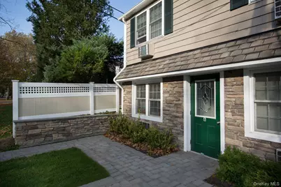 4 Richland Boulevard #01, Brightwaters, NY 11718 - Photo 2