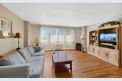 561 Logan Avenue, Bronx, NY 10465 - Photo 14