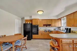 561 Logan Ave, Bronx, NY 10465 - Photo 12