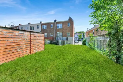 561 Logan Avenue, Bronx, NY 10465 - Photo 24