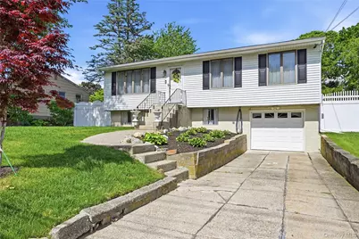 35 Randall Road, Shoreham, NY 11786 - Photo 2