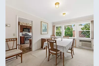 75 Stratford Avenue, Garden City, NY 11530 - Photo 6