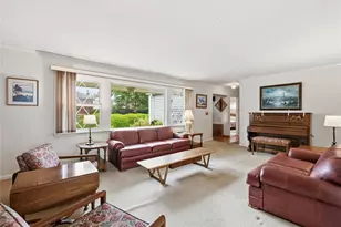 75 Stratford Ave, Garden City, NY 11530 - Photo 4