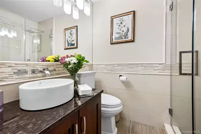 650 S 9th Street, Lindenhurst, NY 11757 - Photo 14