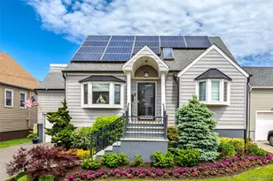 650 S 9th St, Lindenhurst, NY 11757 - Photo 2