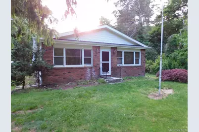 40 Wood Road, Centereach, NY 11720 - Photo 2