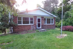 40 Wood Rd, Centereach, NY 11720 - Photo 2