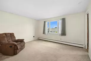 16 Sycamore Ln, Levittown, NY 11756 - Photo 16