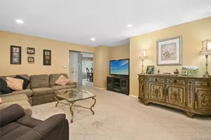 16 Sycamore Ln, Levittown, NY 11756 - Photo 10