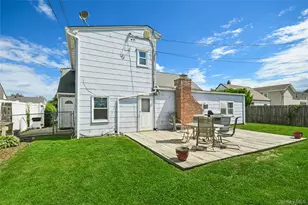 16 Sycamore Ln, Levittown, NY 11756 - Photo 22