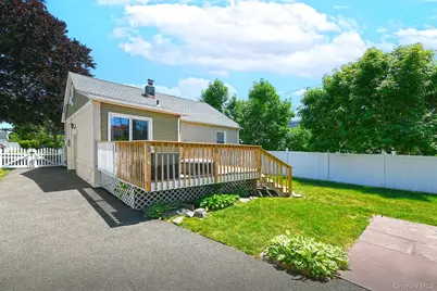2478 S Saint Marks Avenue, Bellmore, NY 11710 - Photo 26