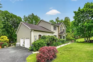 208 Oakland Ave, Monroe, NY 10950 - Photo 2