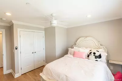19 Pershing Avenue, Babylon, NY 11702 - Photo 18