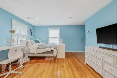 10 Radcliff Boulevard, Glen Head, NY 11545 - Photo 24