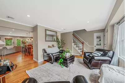 10 Radcliff Boulevard, Glen Head, NY 11545 - Photo 10