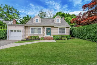 10 Radcliff Boulevard, Glen Head, NY 11545 - Photo 1