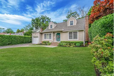 10 Radcliff Boulevard, Glen Head, NY 11545 - Photo 2
