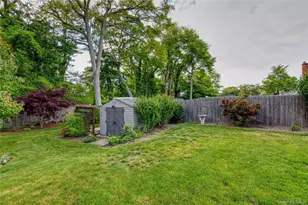 714 Tanglewood Rd, West Islip, NY 11795 - Photo 28