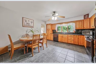 202 Waverly Avenue, Medford, NY 11763 - Photo 12