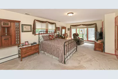 21 Craig Drive, South Huntington, NY 11746 - Photo 18