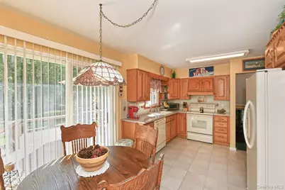 21 Craig Drive, South Huntington, NY 11746 - Photo 6