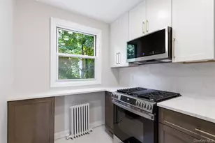 16 Edwards St, Roslyn Heights, NY 11577 - Photo 6