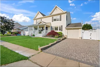47 Syosset Circle, Syosset, NY 11791 - Photo 2
